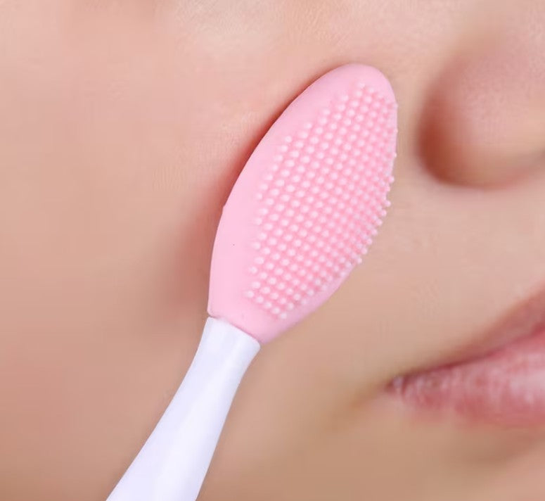 Luméra Beauty™ Gentle Silicone Facial Brush